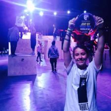 camila-stefaniu-parkour-usa-jump-off-3